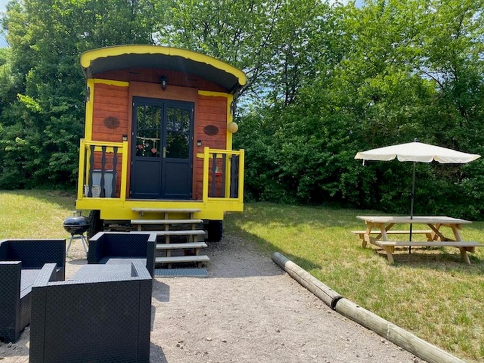 Le Domaine Des Droles De Dames Guest House Buding Eksteriør bilde