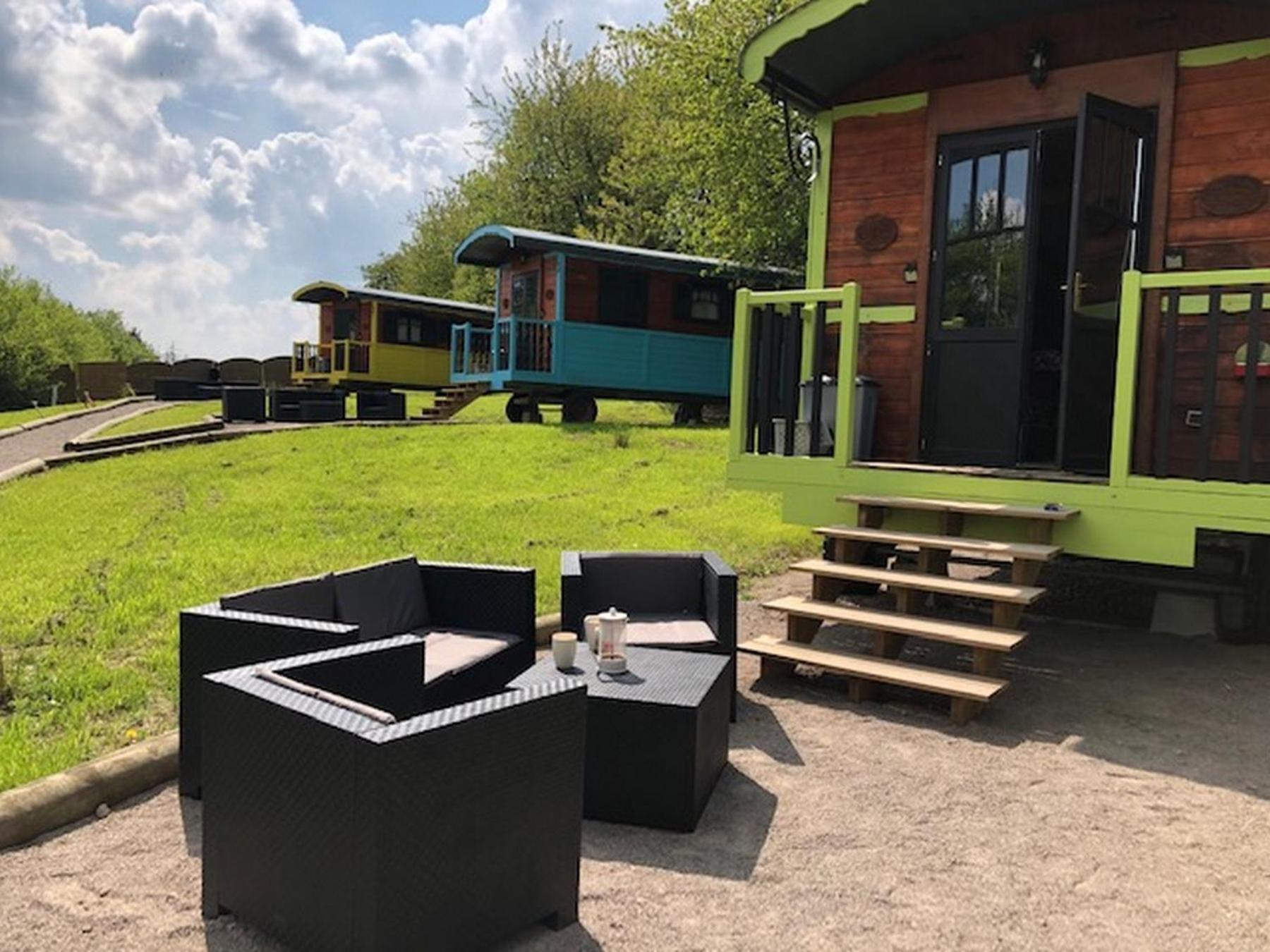 Le Domaine Des Droles De Dames Guest House Buding Eksteriør bilde