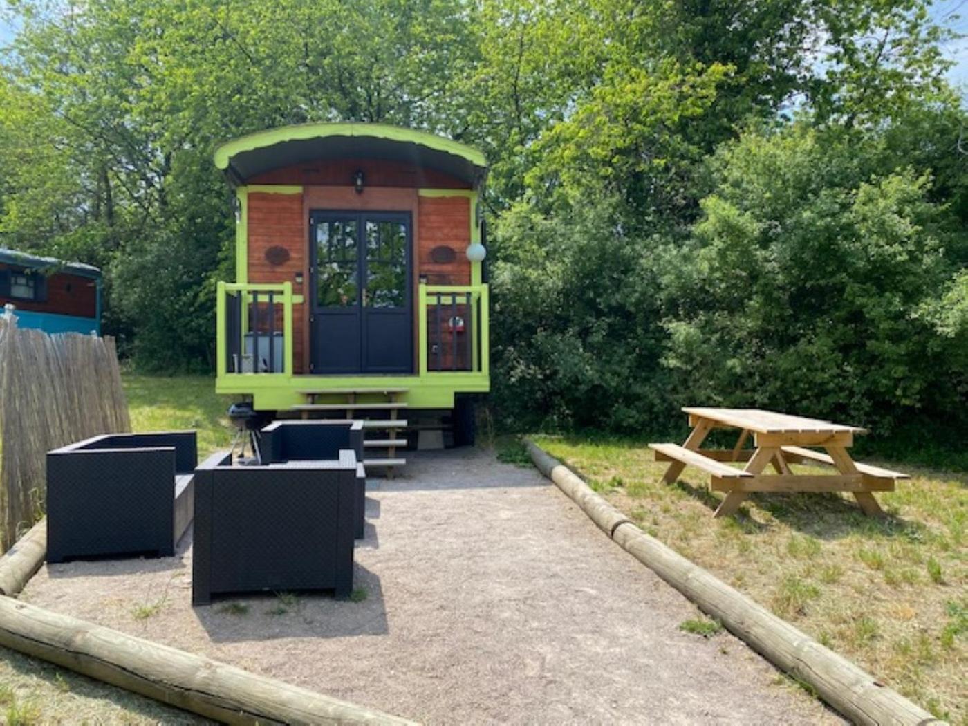 Le Domaine Des Droles De Dames Guest House Buding Eksteriør bilde